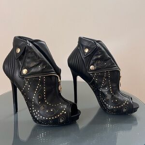 Alexander McQueen Black Leather Stiletto Heel Open-toed Skull Ankle Boots